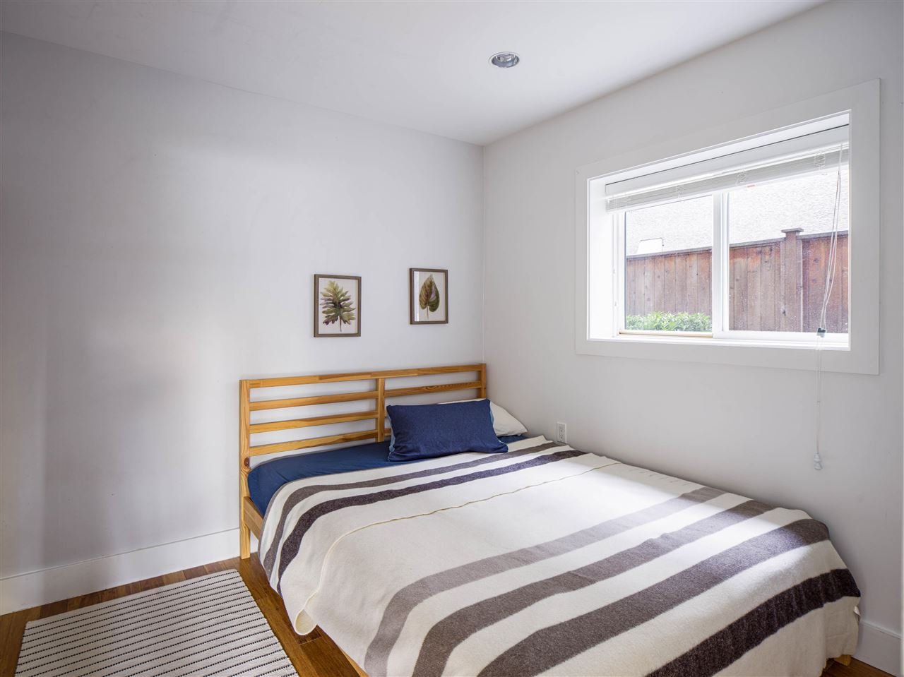 2015 Creelman Ave