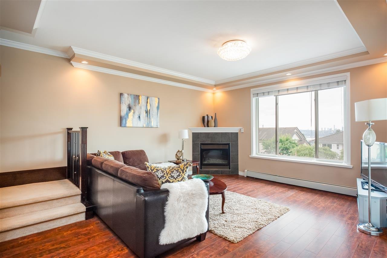 1004 Walls Ave