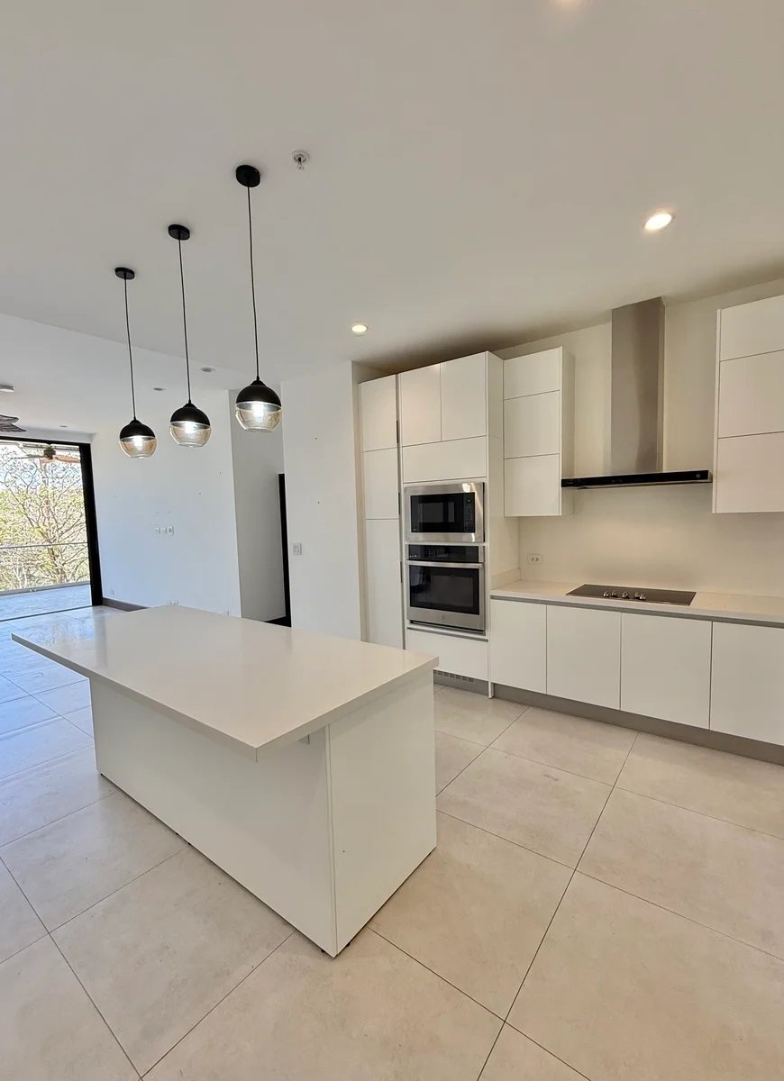 Contemporary Terrace Condo, Santa Ana, San Jose