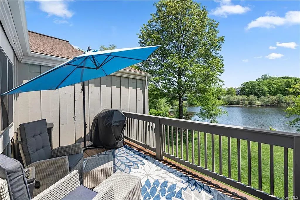 111 Oakridge Dr