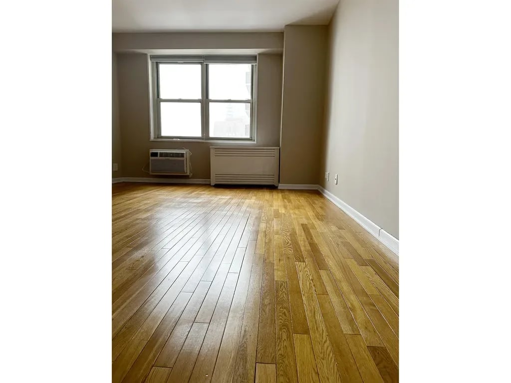 310 Greenwich St, 33L