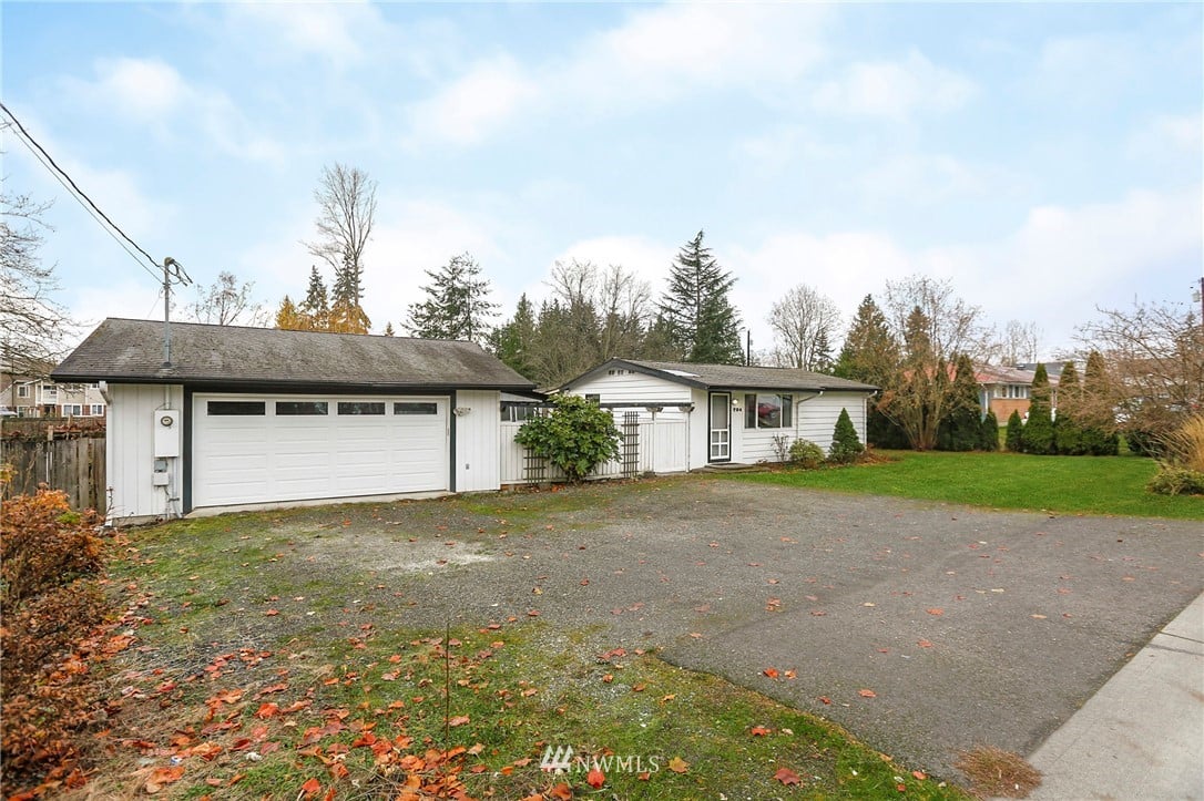 724 Center Rd