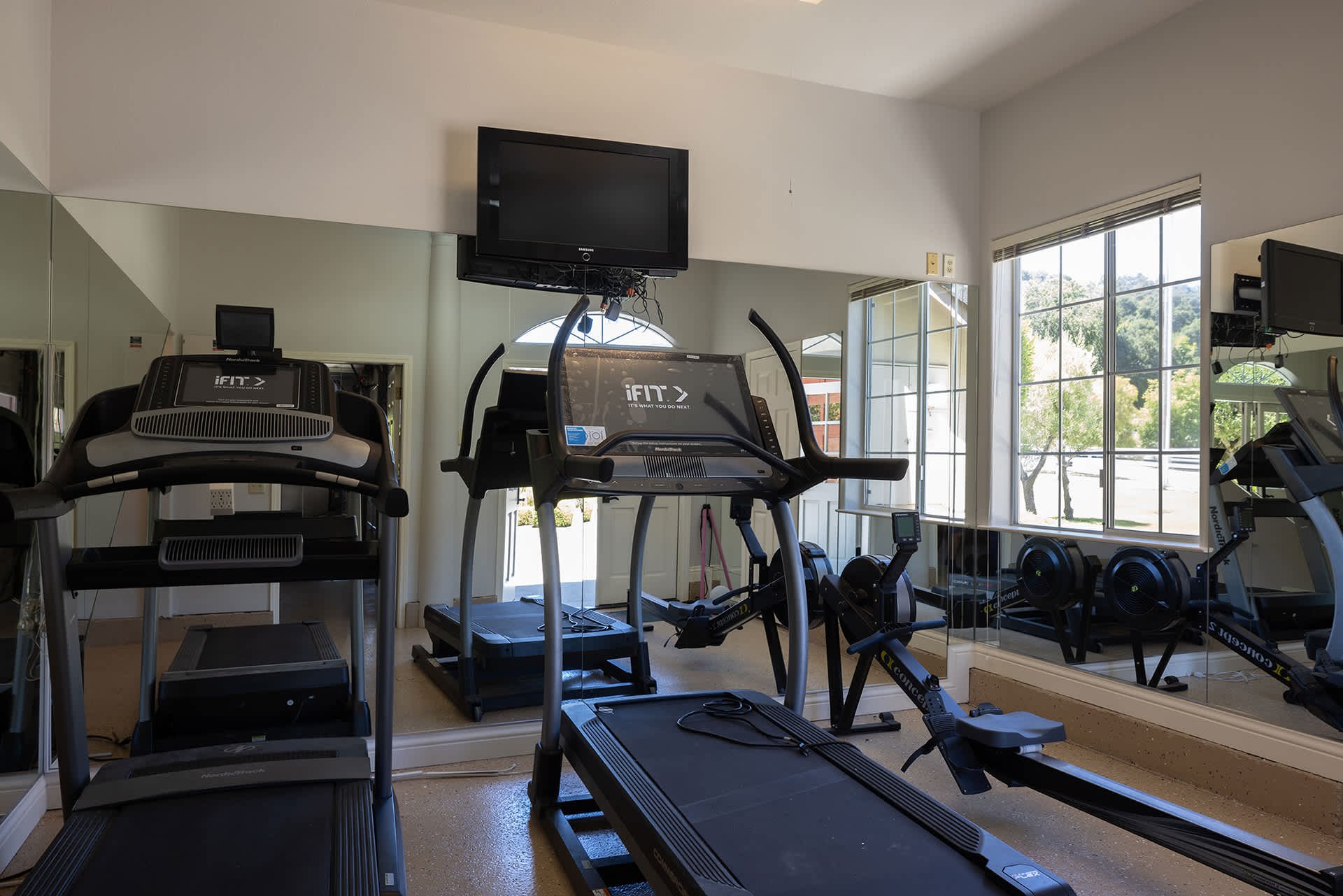 Stunning Equestrian Estate - 6 Sleepy Hollow Dr