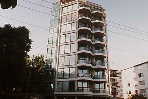 203-1689 Duchess Ave