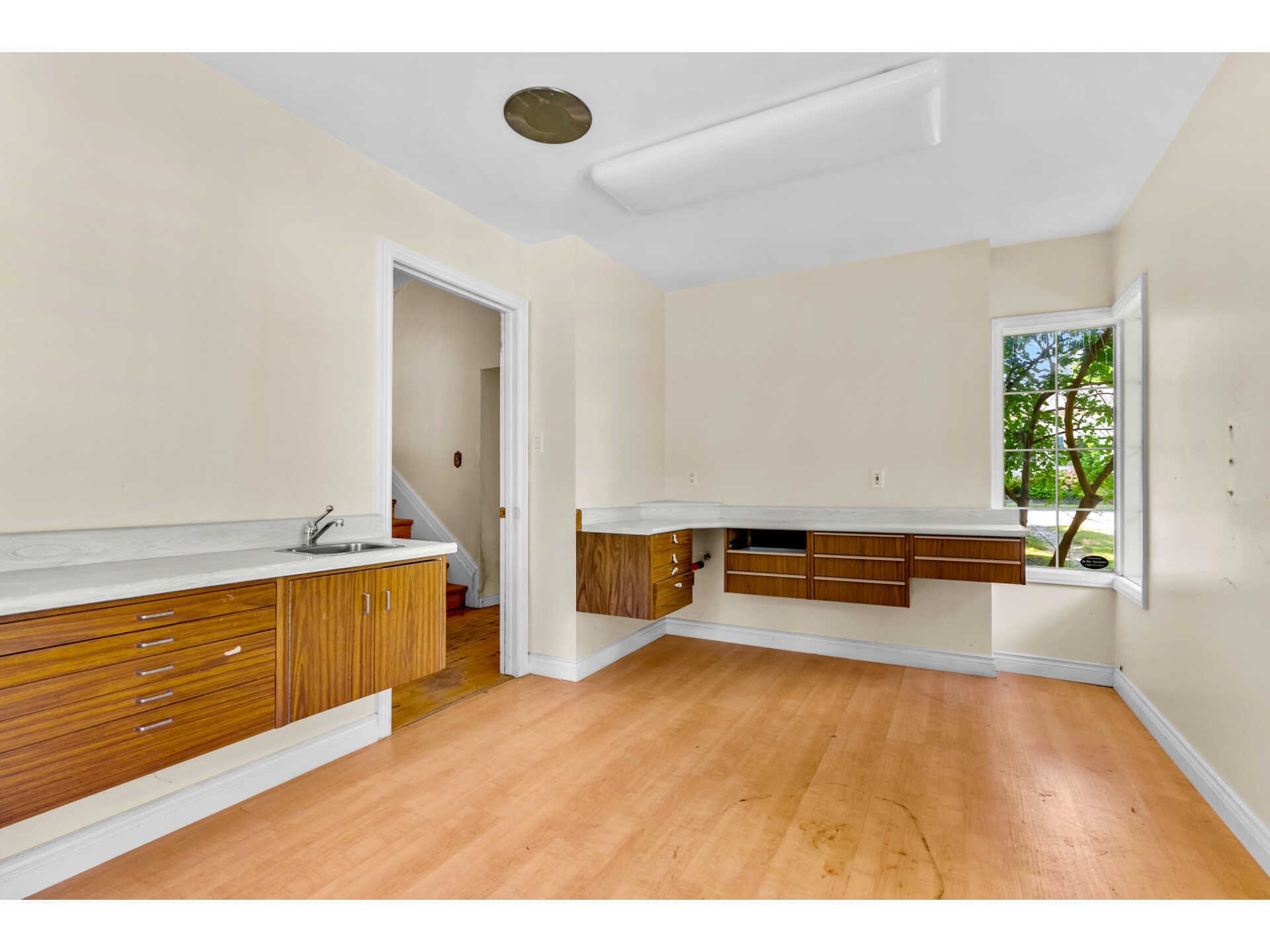 131 Chisholm St