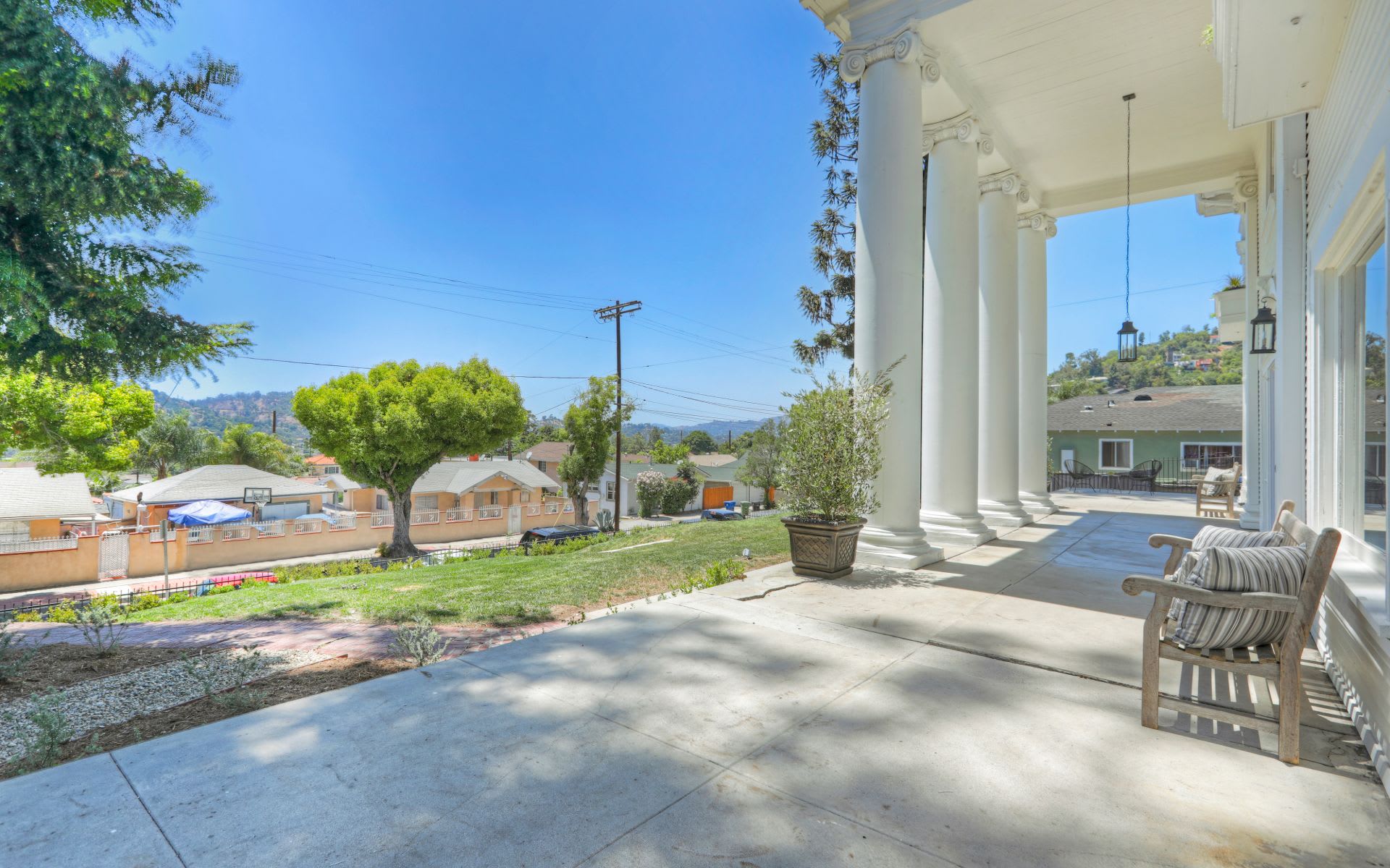 901 Isabel St