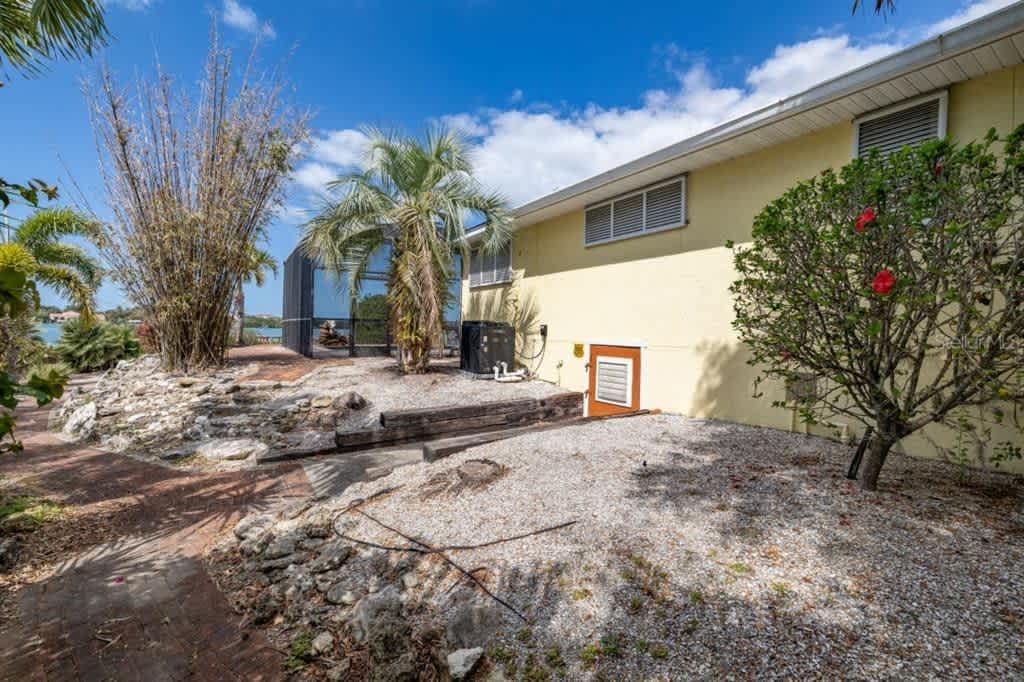2287 Bayshore Rd