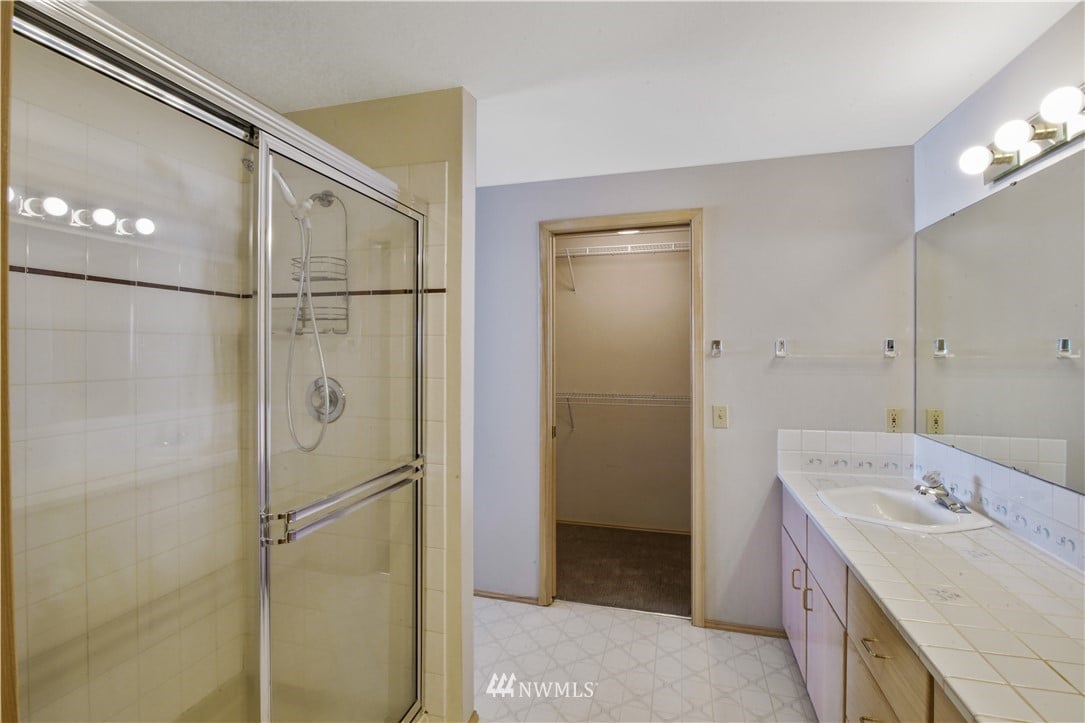 301-233 3rd Ave