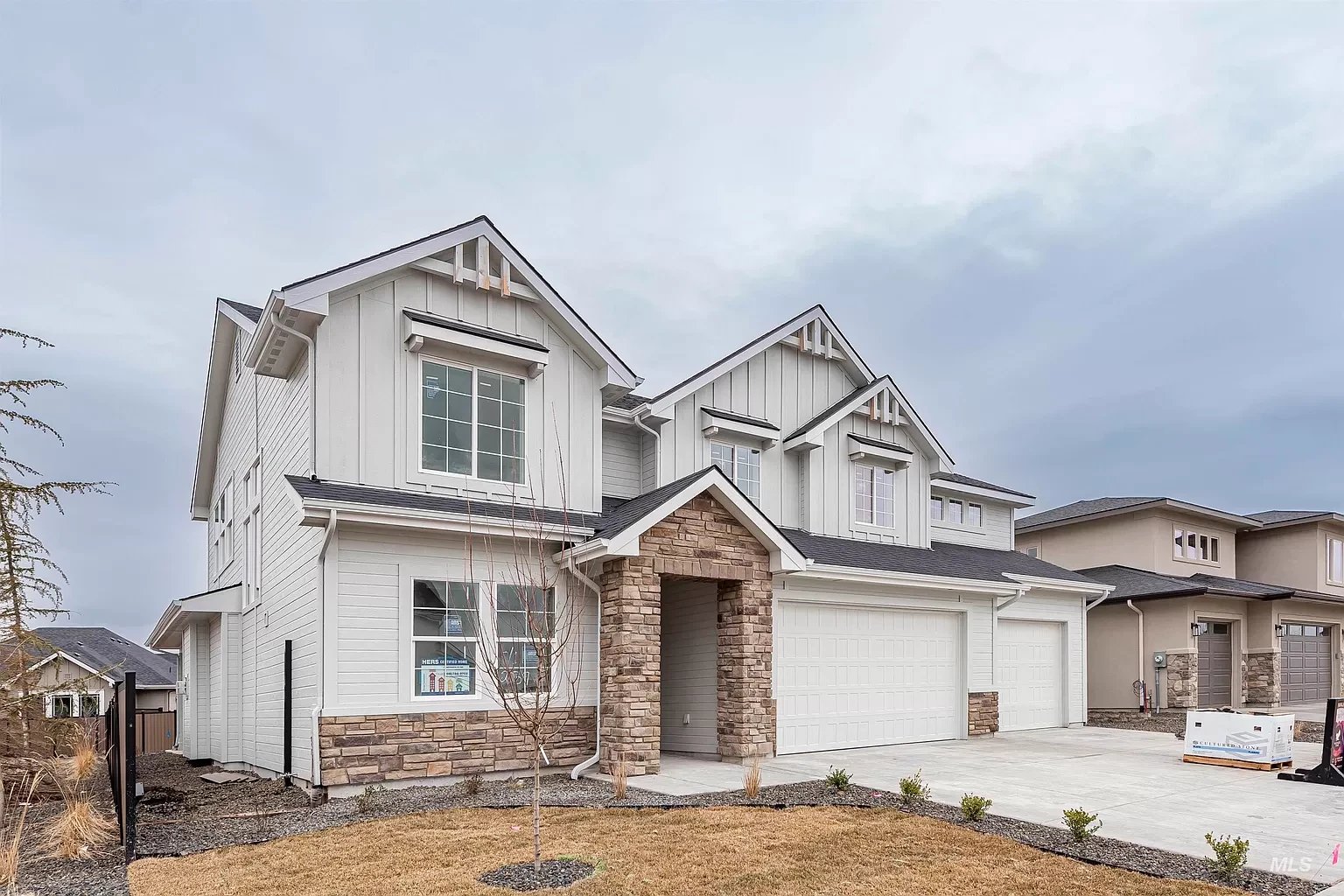 2039 E Phenomenal St