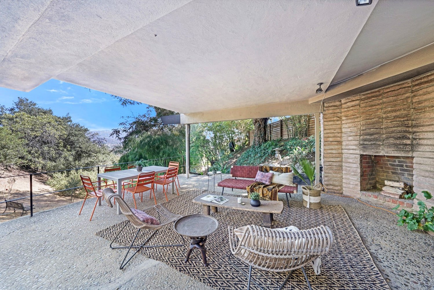 Breathtaking Mid-Century Nature Retreat in Los Feliz