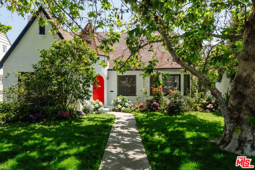 2512 Aiken Ave