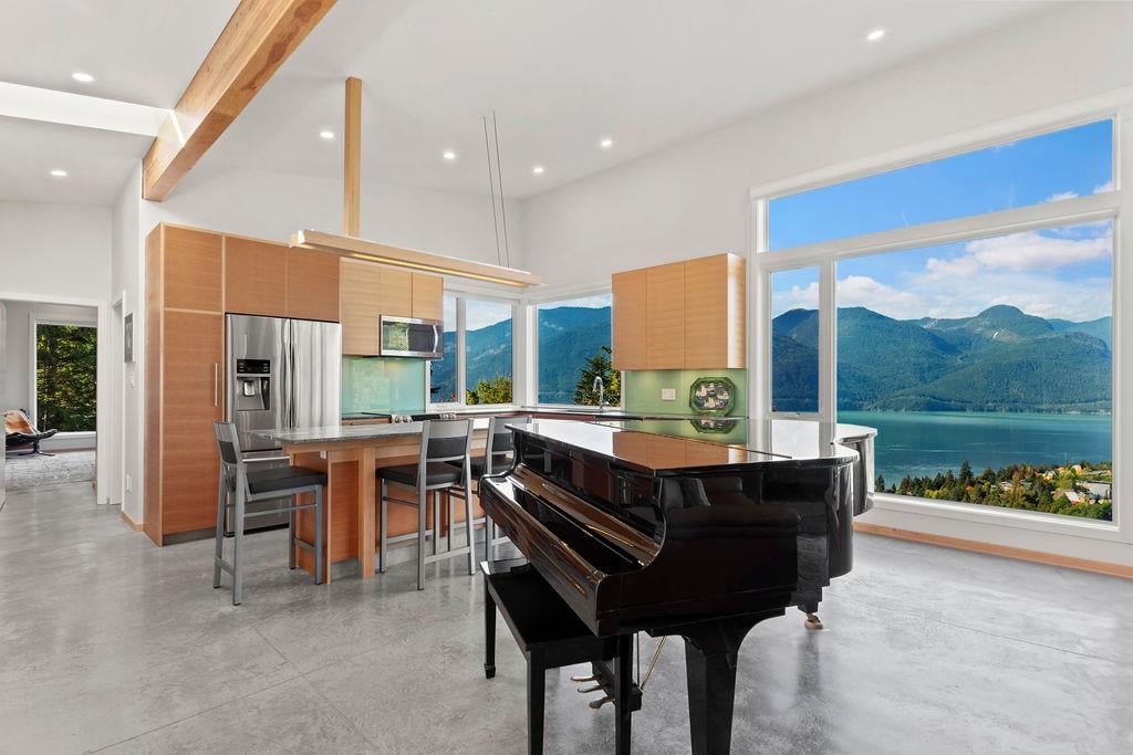 1135 Copper Dr