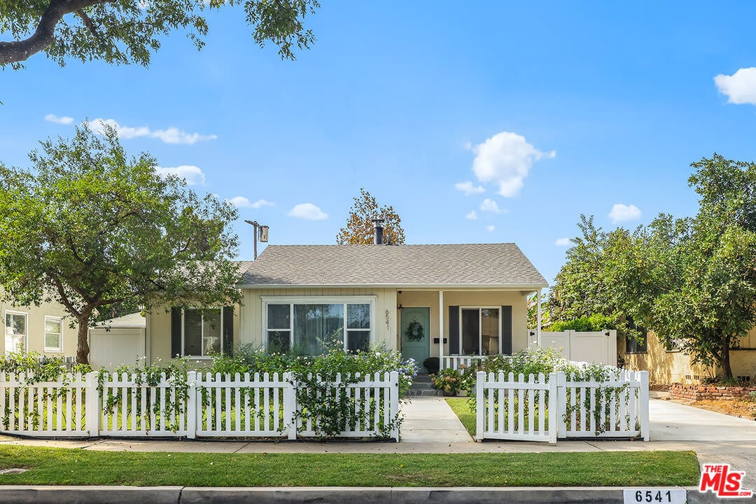 Charming, Renovated Home in Prime Lake Balboa