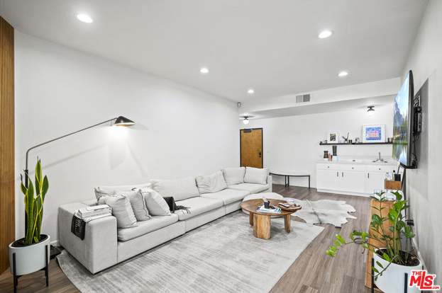 4915 Tyrone Ave #236