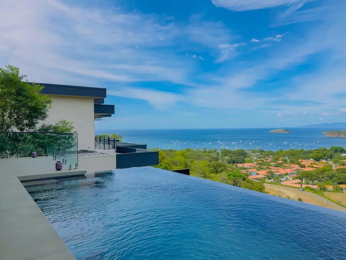 Elevated Infinity Pool Home, Papagayo, Guanacaste