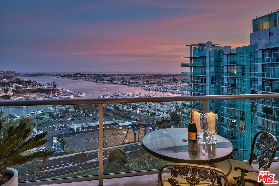 13650 Marina Pointe Dr # 1804