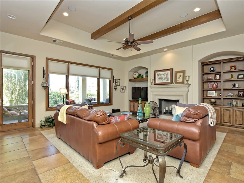 325 Jack Nicklaus Dr