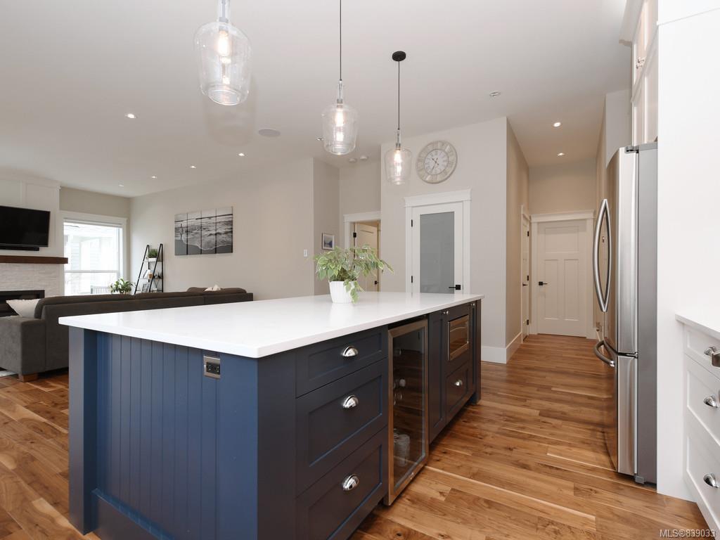 1401 Grand Forest Close