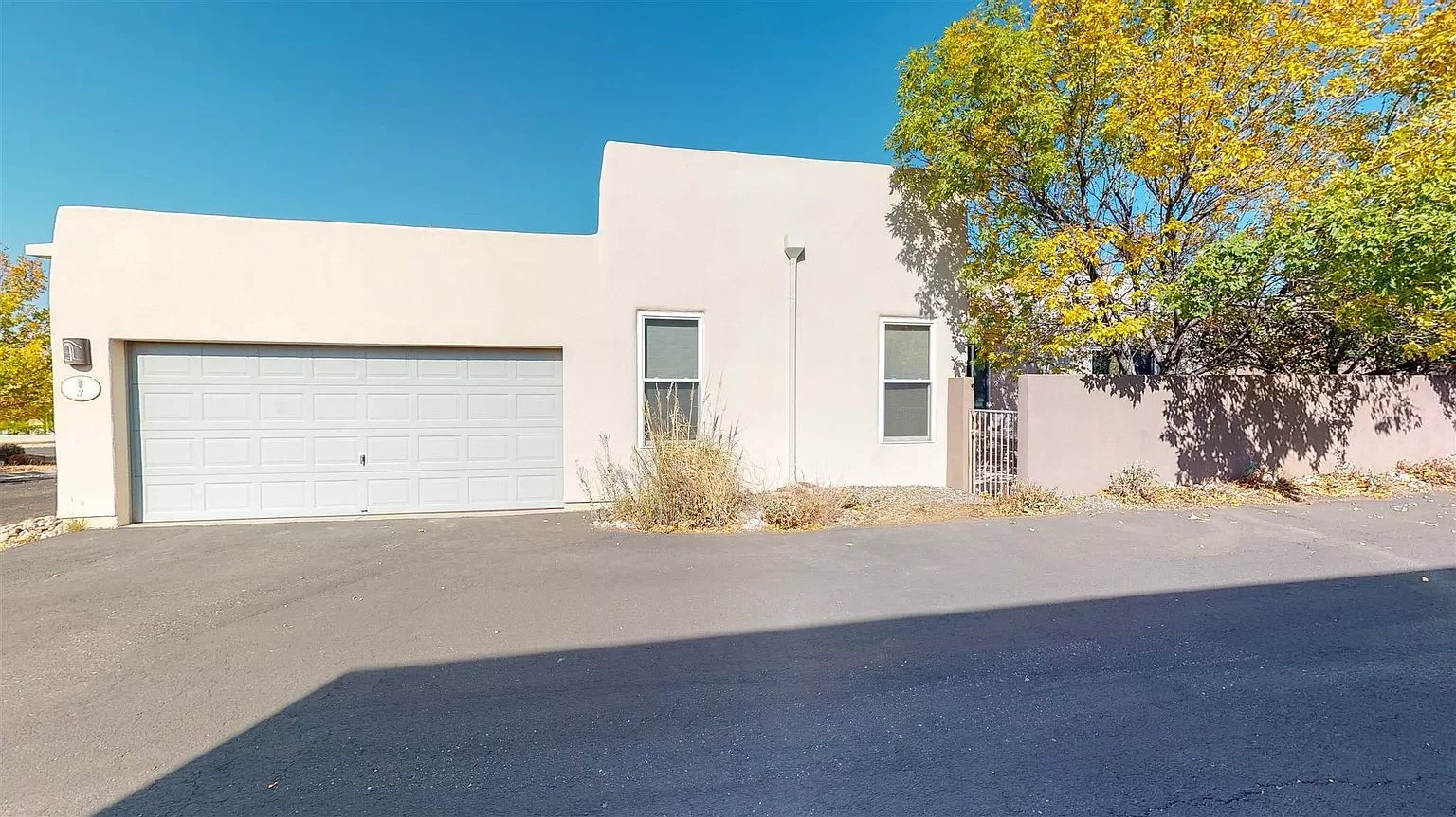 3 Butterfly Bush Ct