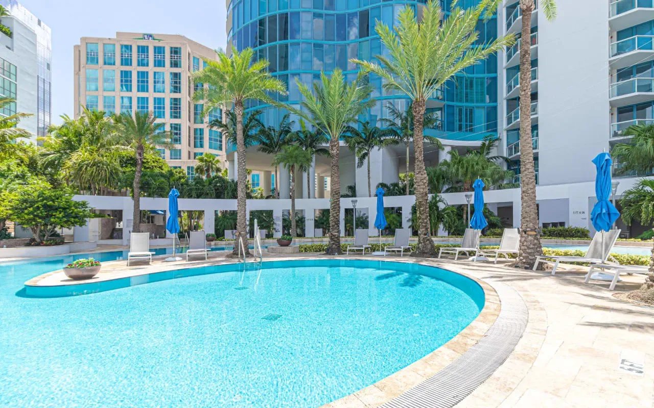 Las Olas River House