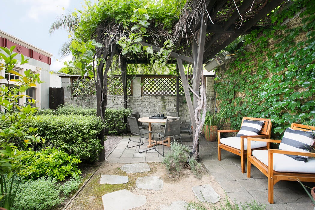 8834 Dorrington Avenue