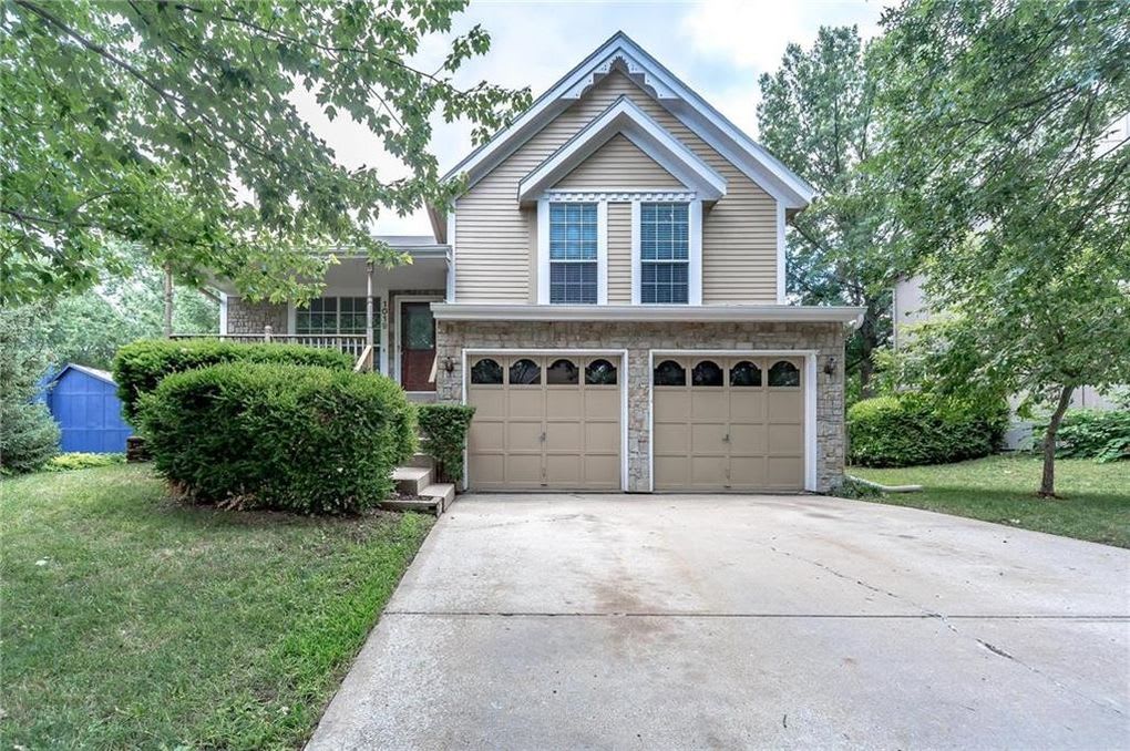 1019 E New London Drive