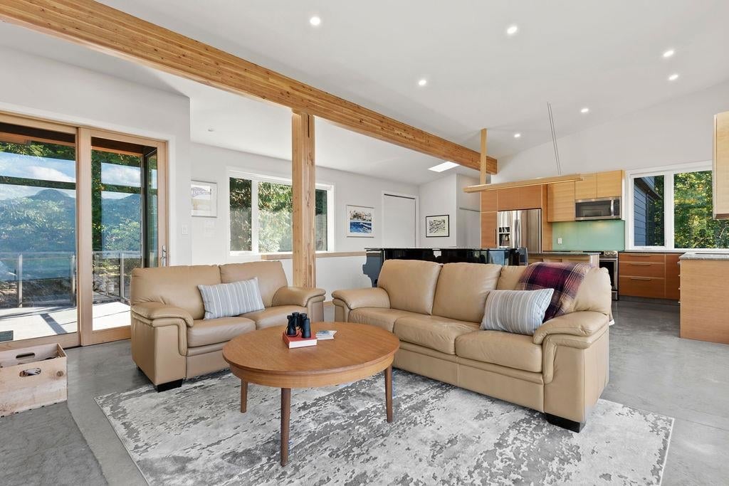 1135 Copper Dr