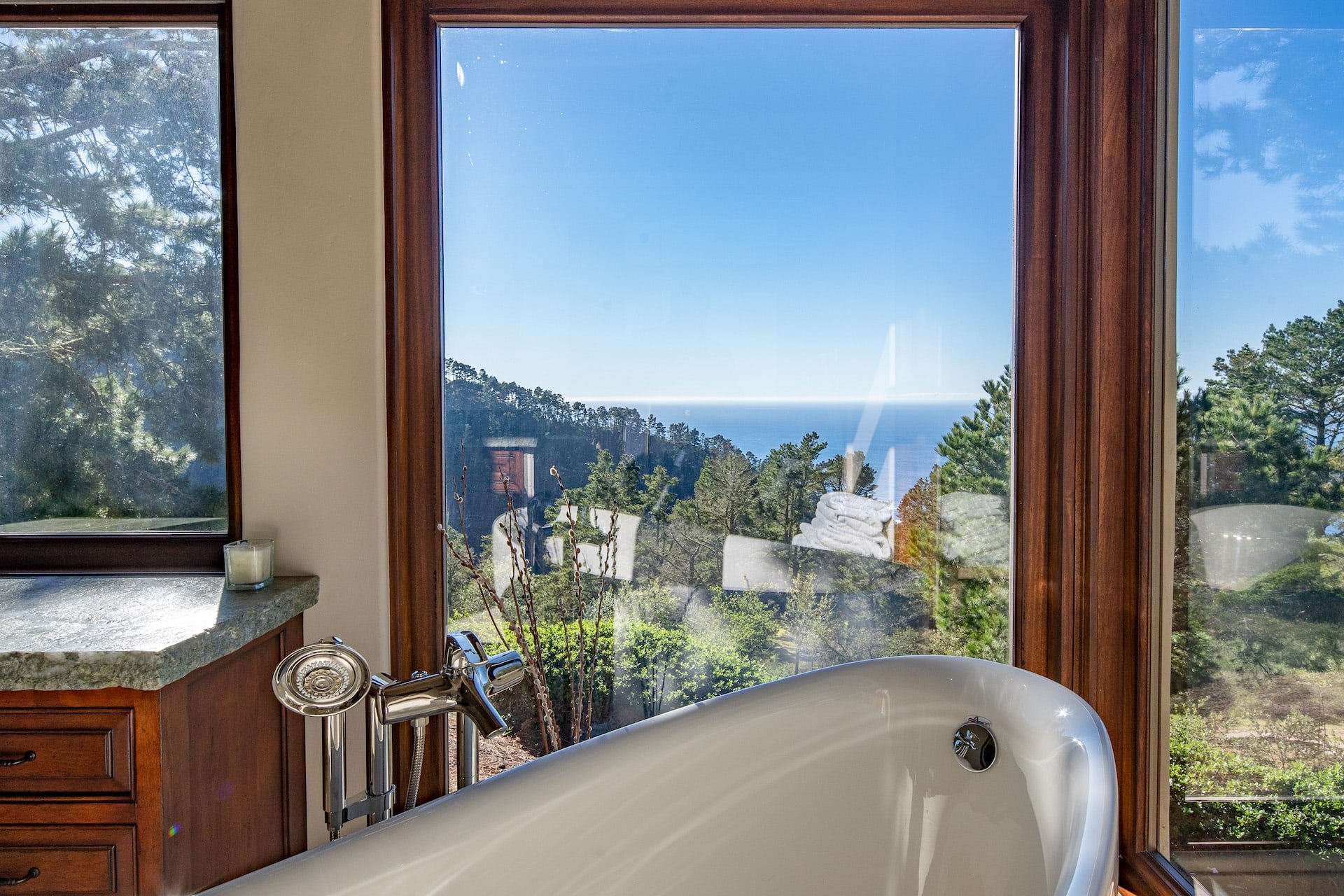 Stunning Peninsula Views - 309 Mt Devon Road