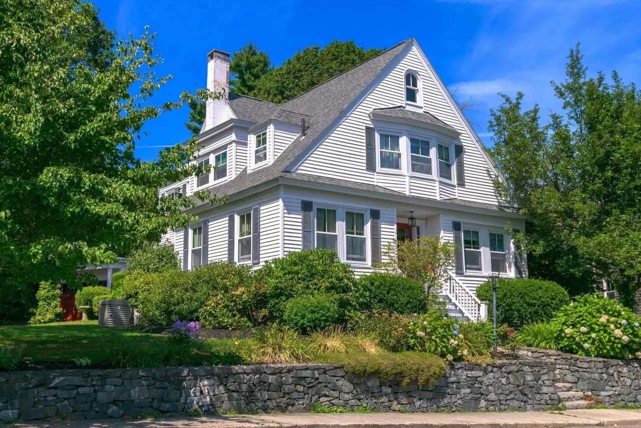 Newly Priced: 7 Mountain View Road, Cape Elizabeth, ME 04107 – $1,350,000