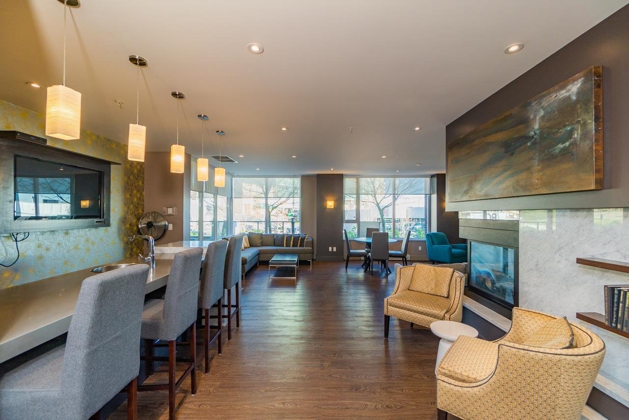 909-2133 Douglas Rd