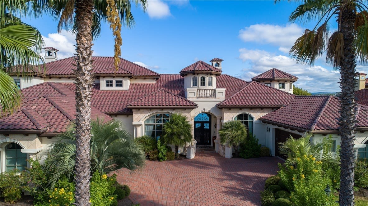 29 Water Front Ave