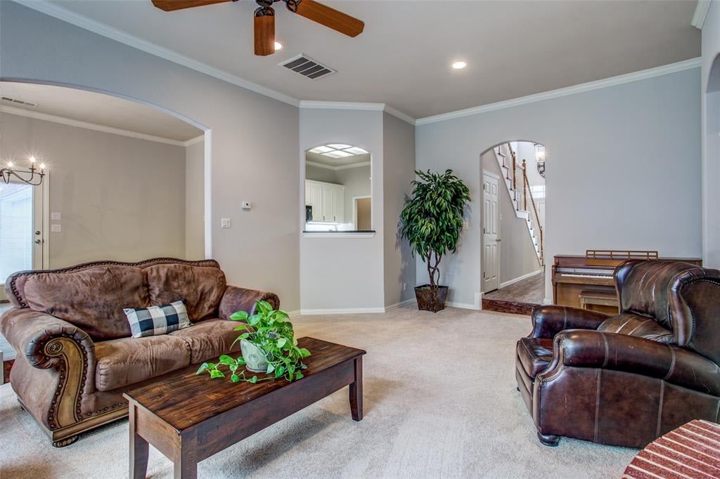 3114 Oakview Dr