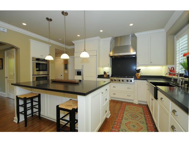 15712 Oak Knoll Dr