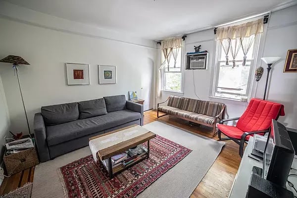 242 North 5th Street Unit: 3