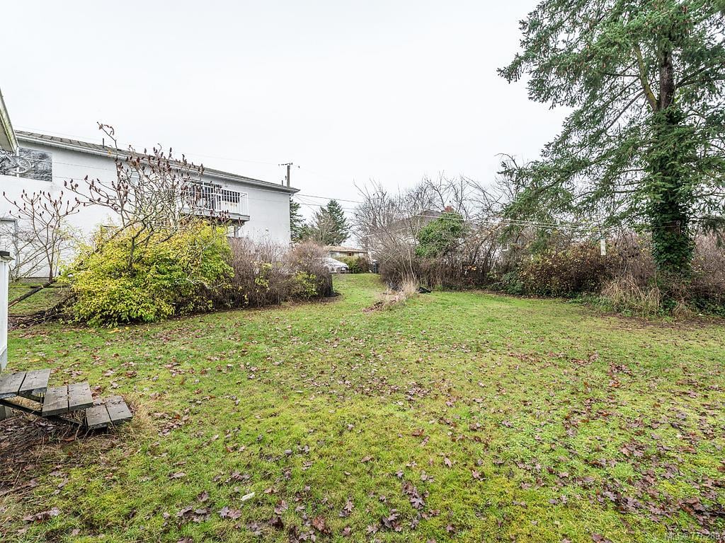 1158 Craigflower Rd