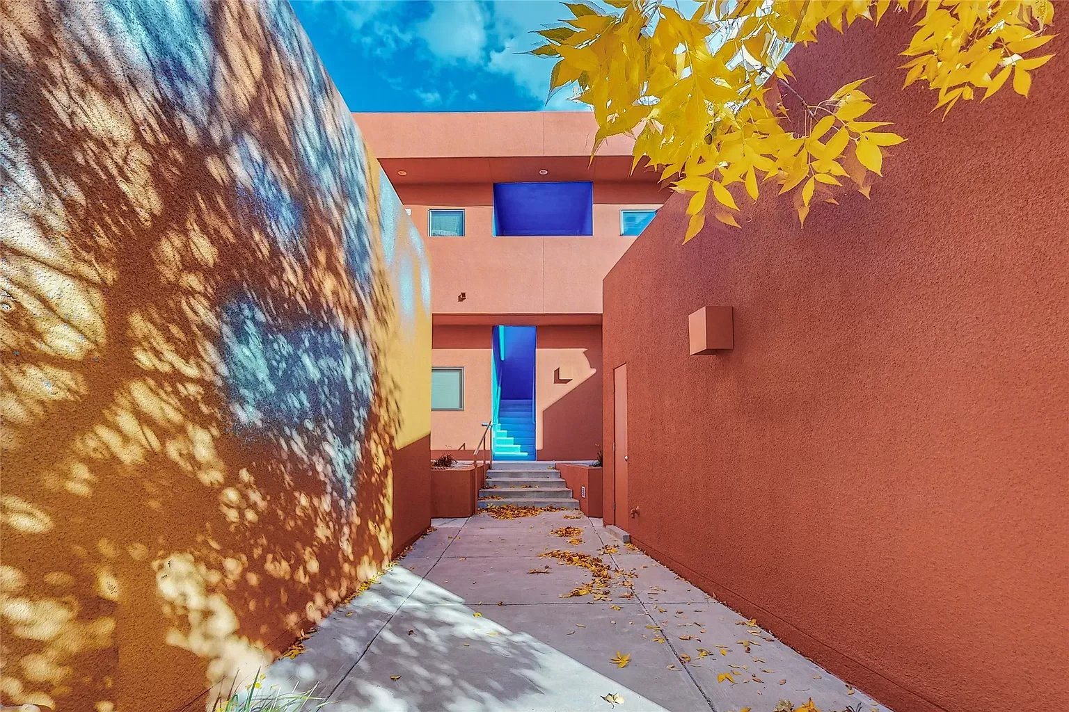 604 Avenida Villa Hermosa #201