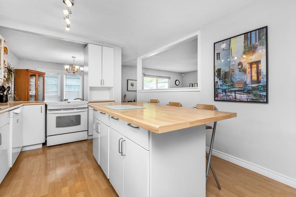 1158 Esperanza Dr