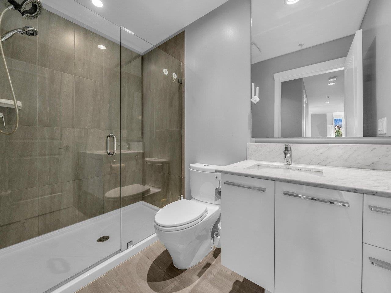 207-5628 Birney Ave
