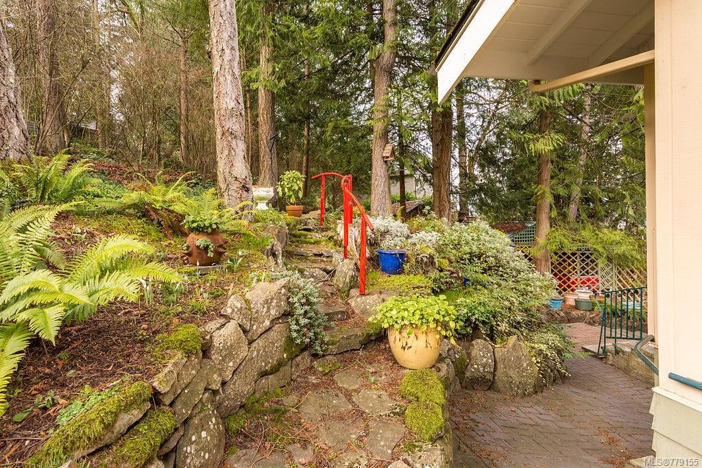 592 Cove Cres