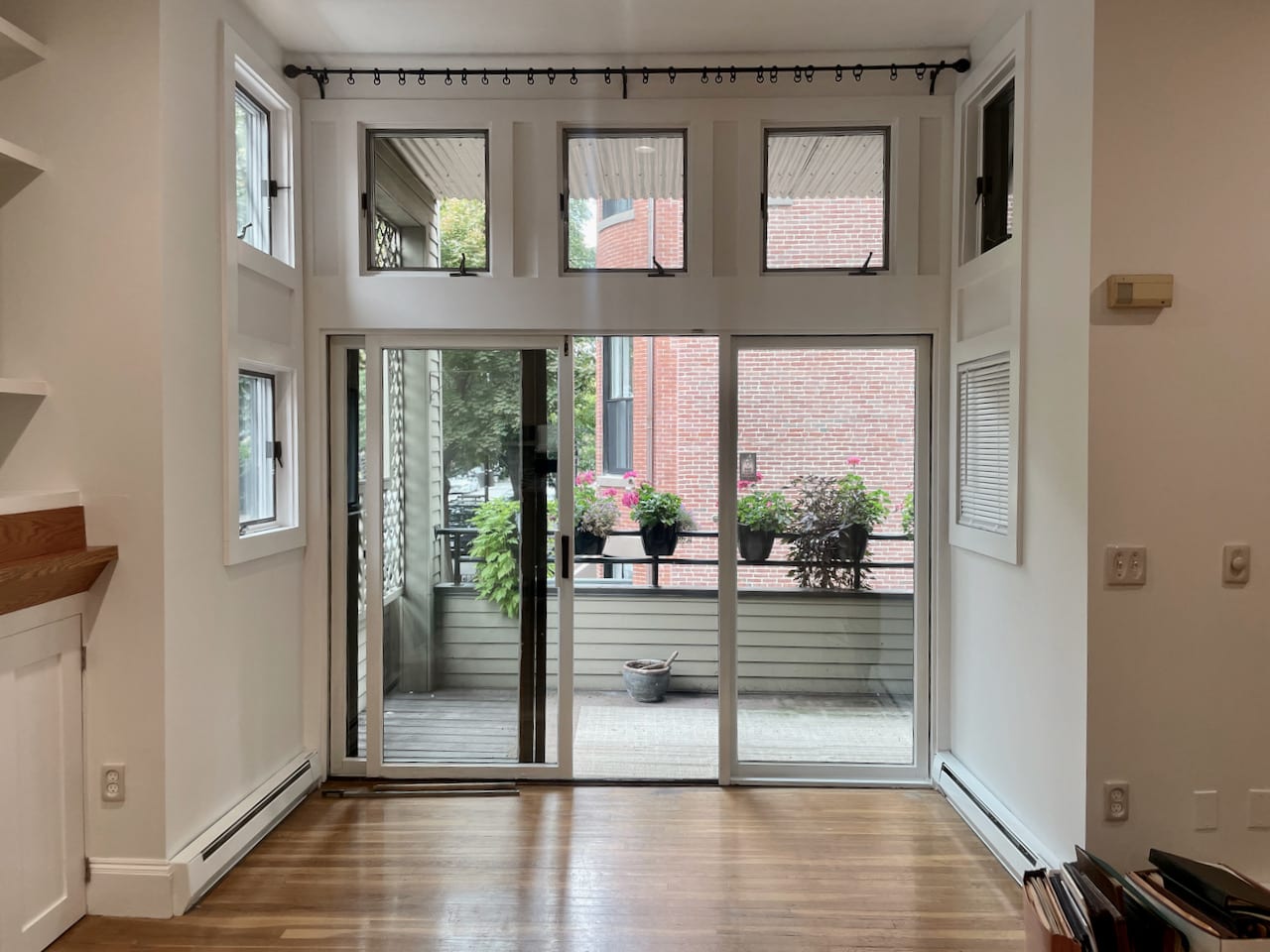 Dartmouth @ Montgomery Street - Beautiful 1 bed 1 bath w/ Deck and Laundry! 