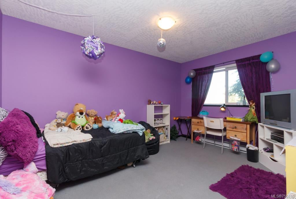 632 Olympia Ridge, Langford