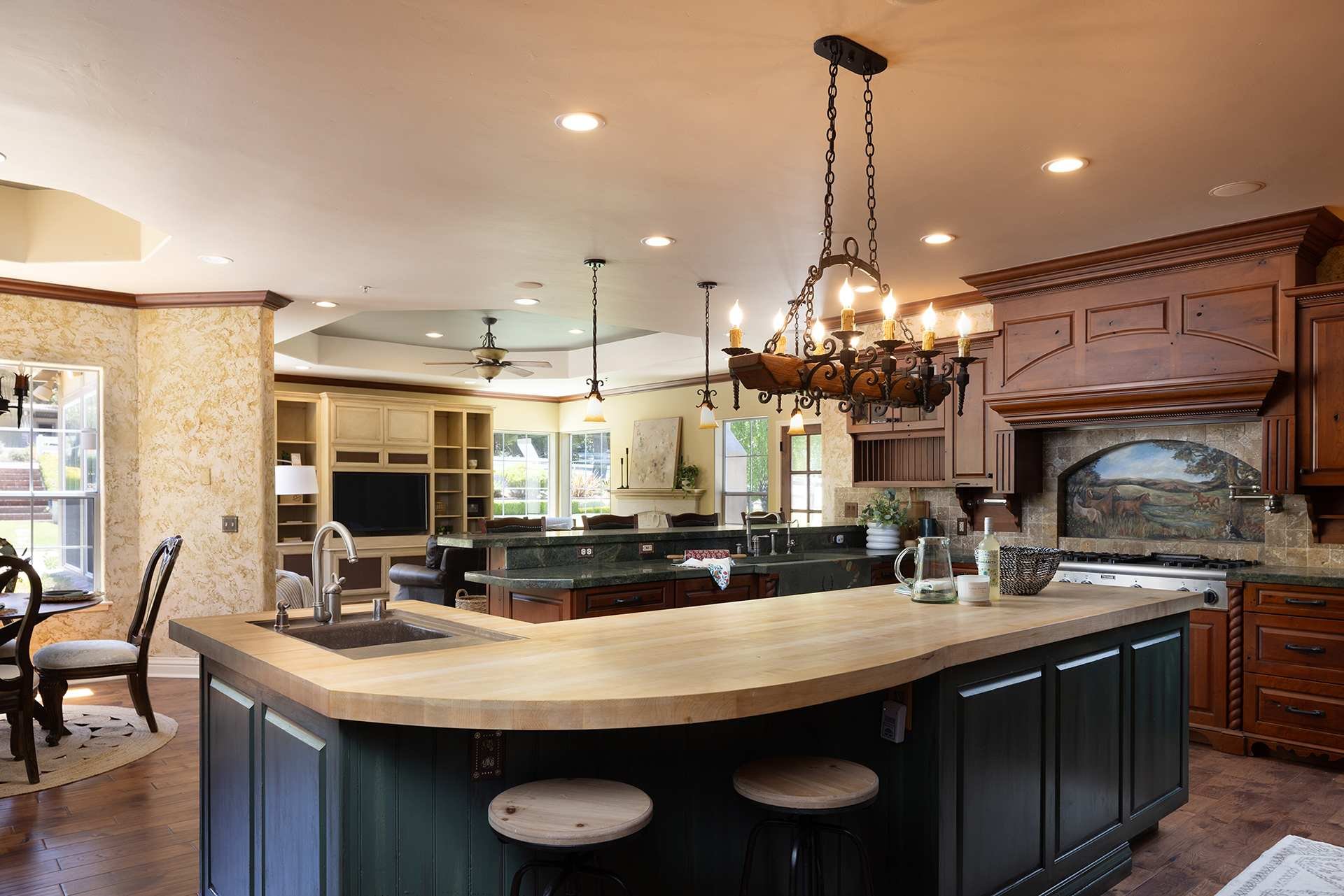 Stunning Equestrian Estate - 6 Sleepy Hollow Dr
