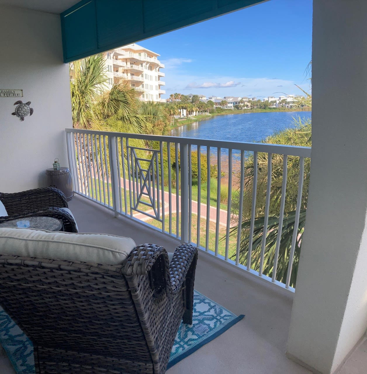 114 Carillon Market St #201