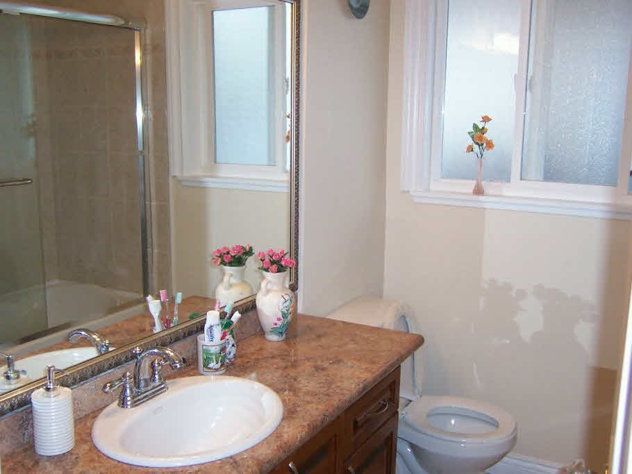 550 Granada Cres