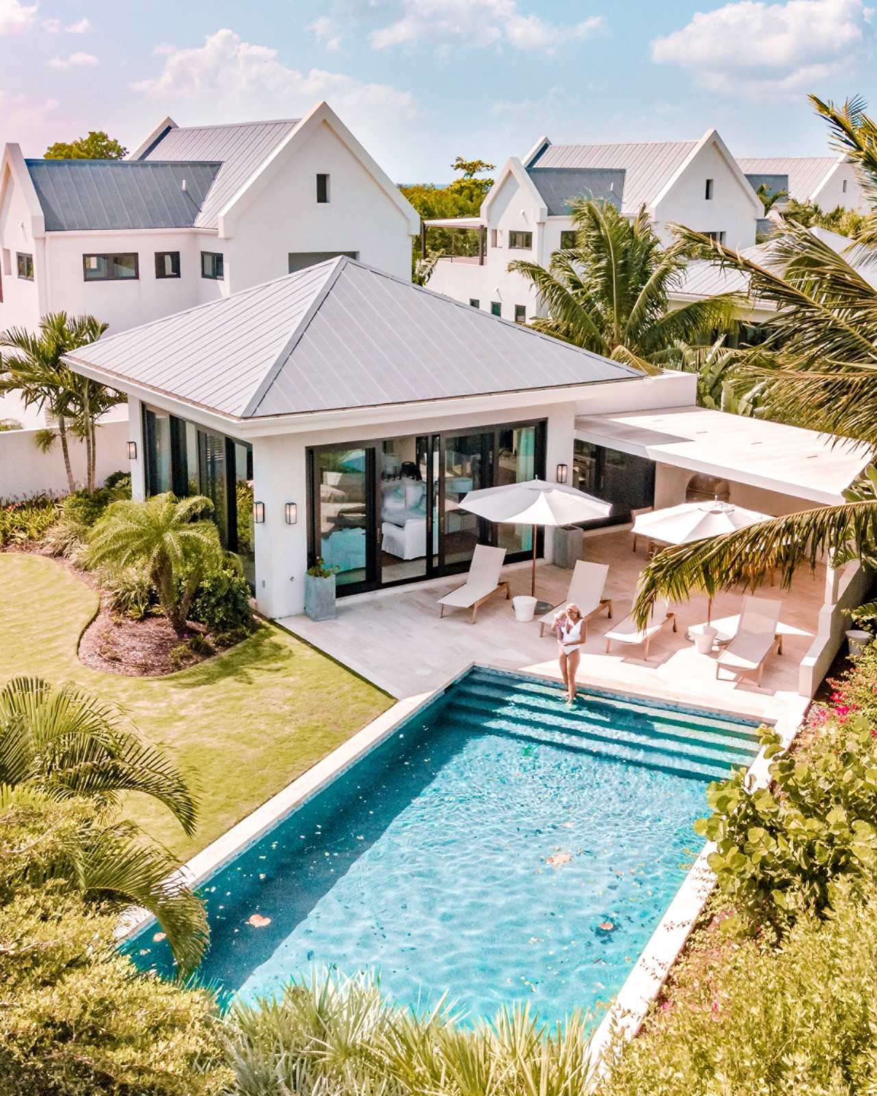 Four Seasons - Villas at Pinneys Beach