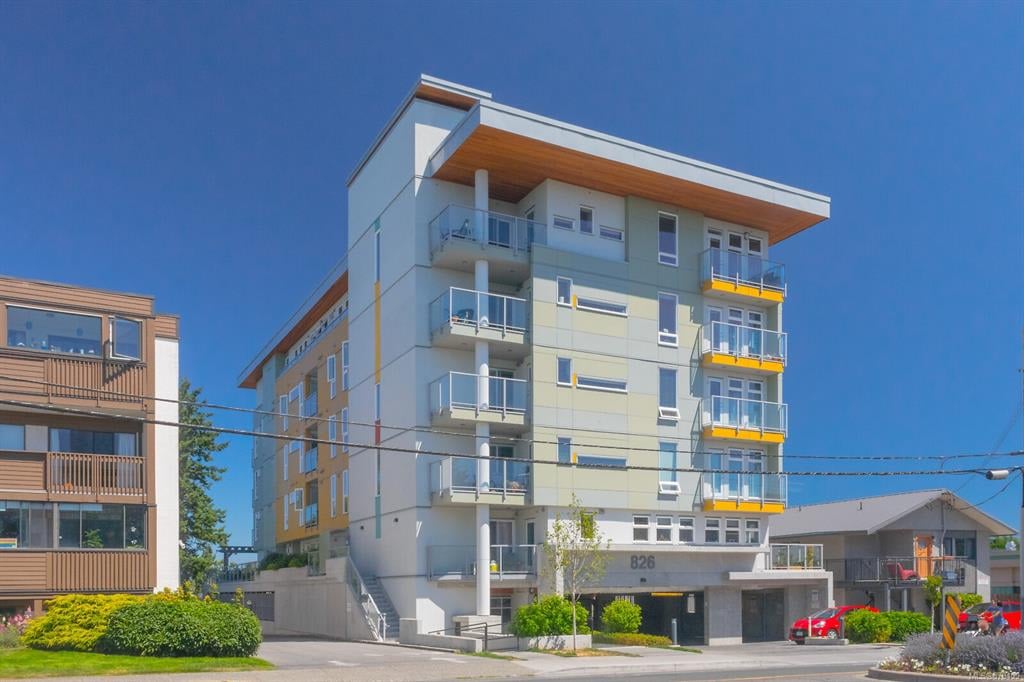 504 - 826 Esquimalt