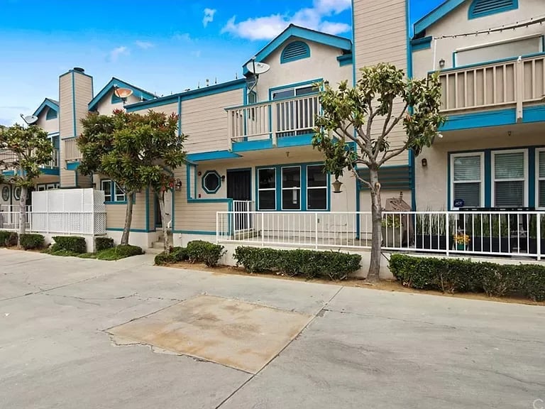 533 Walnut Ave # 19