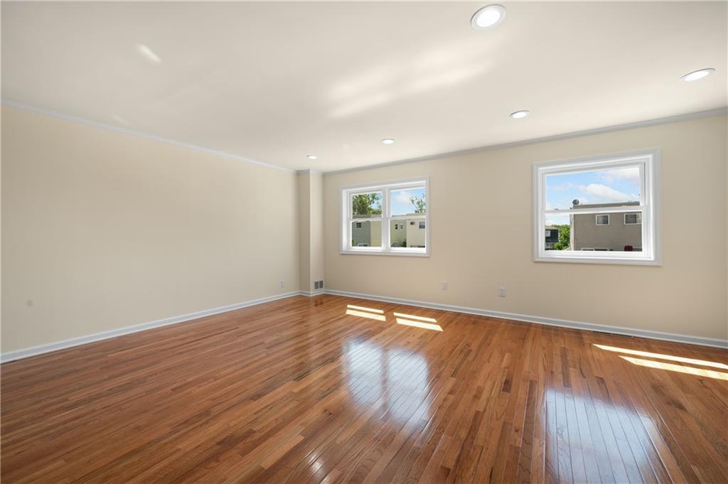 10518 Flatlands 4th St