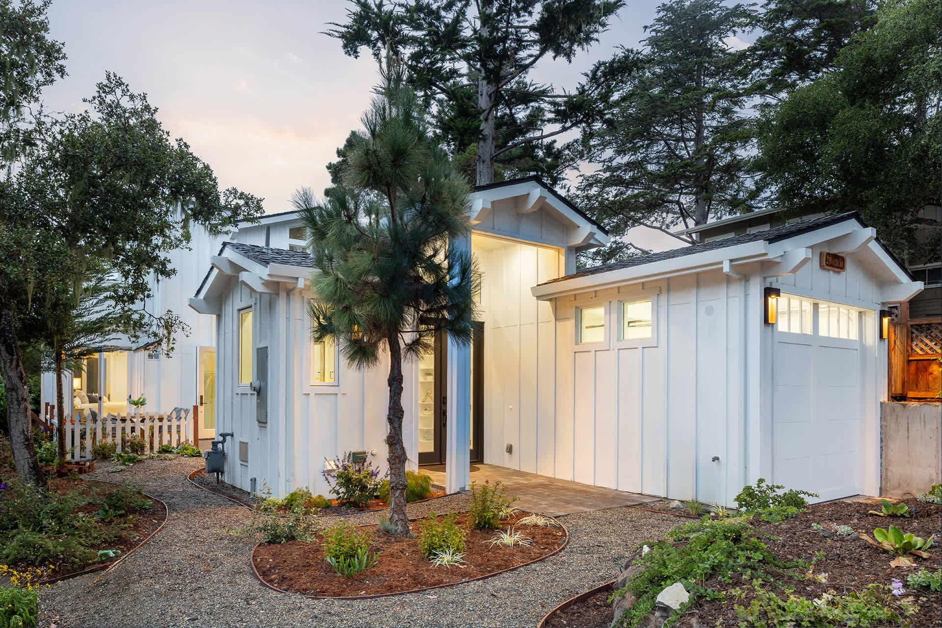 Carmel Pearl - Santa Rita 2 SW of 5th