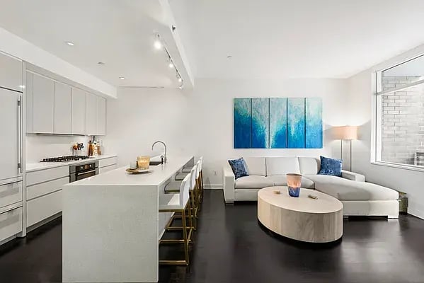 300 E 23rd Street Unit: 8H